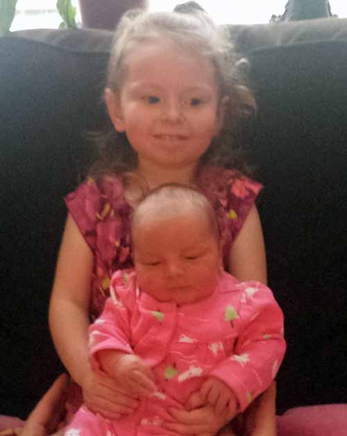 two-babies-after-untying-tubes
