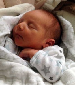 Baby born after untying tubes