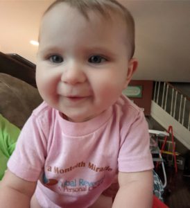 Monteith-miracle-reversal-baby-finally-fits-her-tshirt
